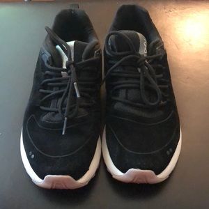 Black ryka walking shoes